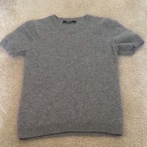 Quince Classic Gray Short Sleeve Tee, size small 100% washable cashmere